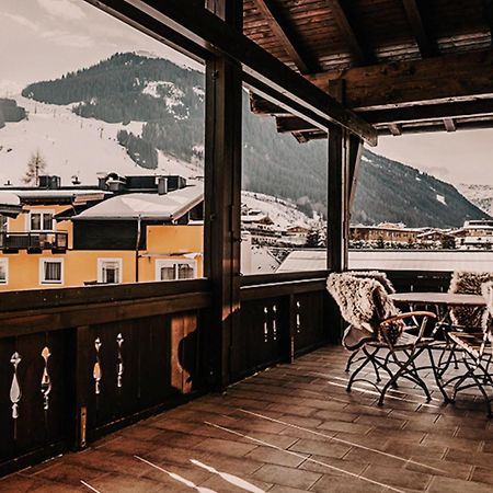 Hotel Gluecksschmiede - Hinterglemm ザールバッハ・ヒンターグレム エクステリア 写真