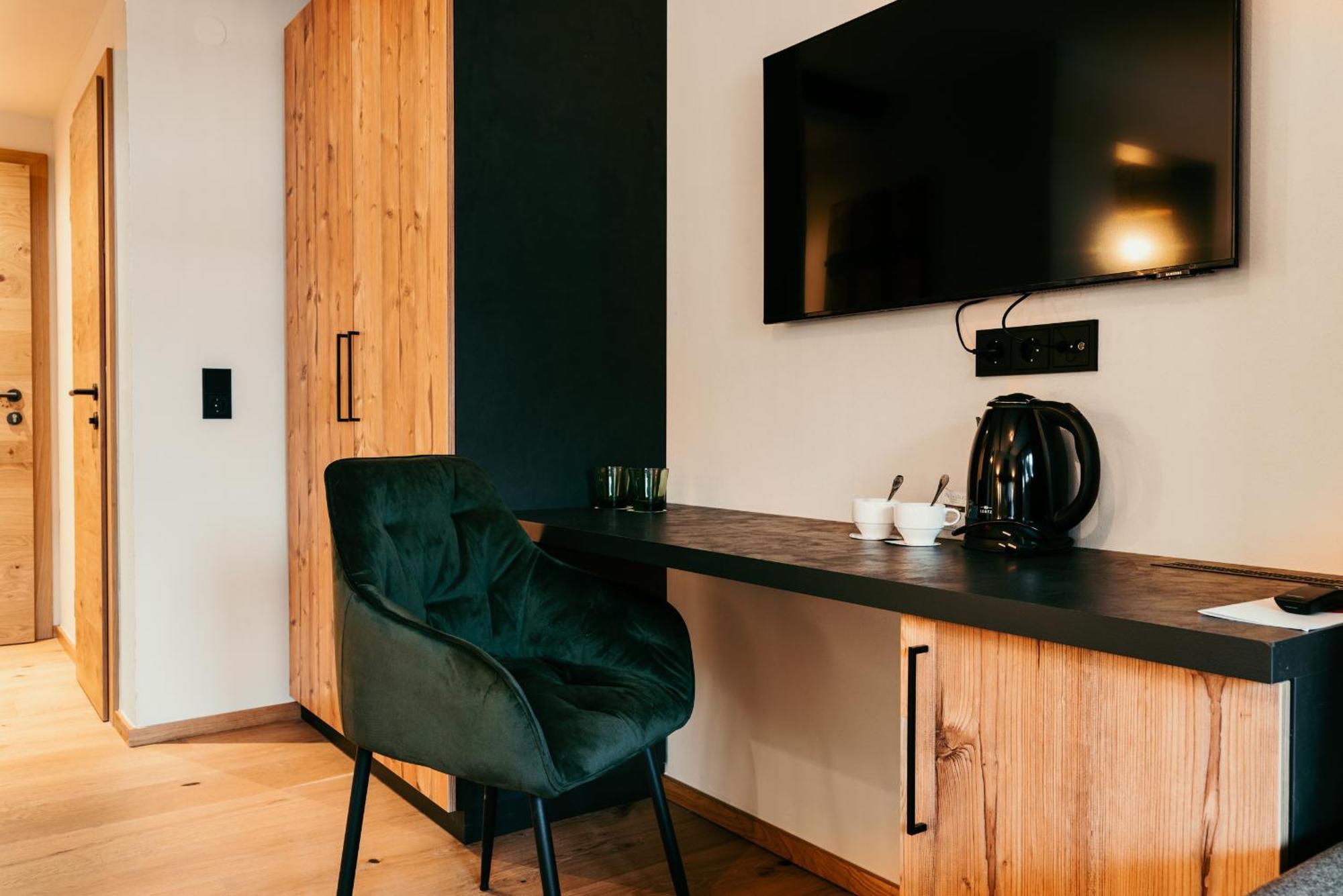 Hotel Gluecksschmiede - Hinterglemm ザールバッハ・ヒンターグレム エクステリア 写真