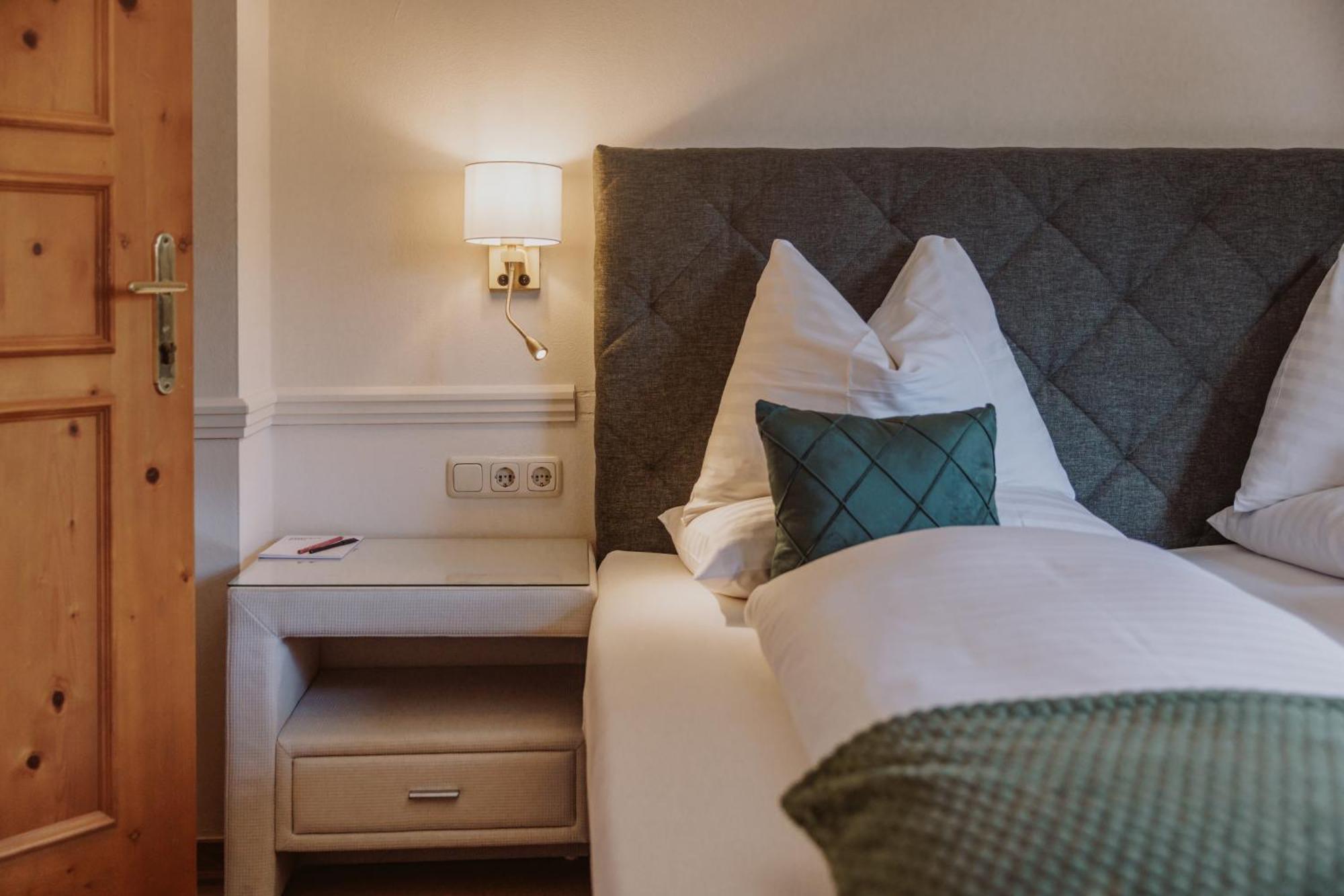 Hotel Gluecksschmiede - Hinterglemm ザールバッハ・ヒンターグレム エクステリア 写真