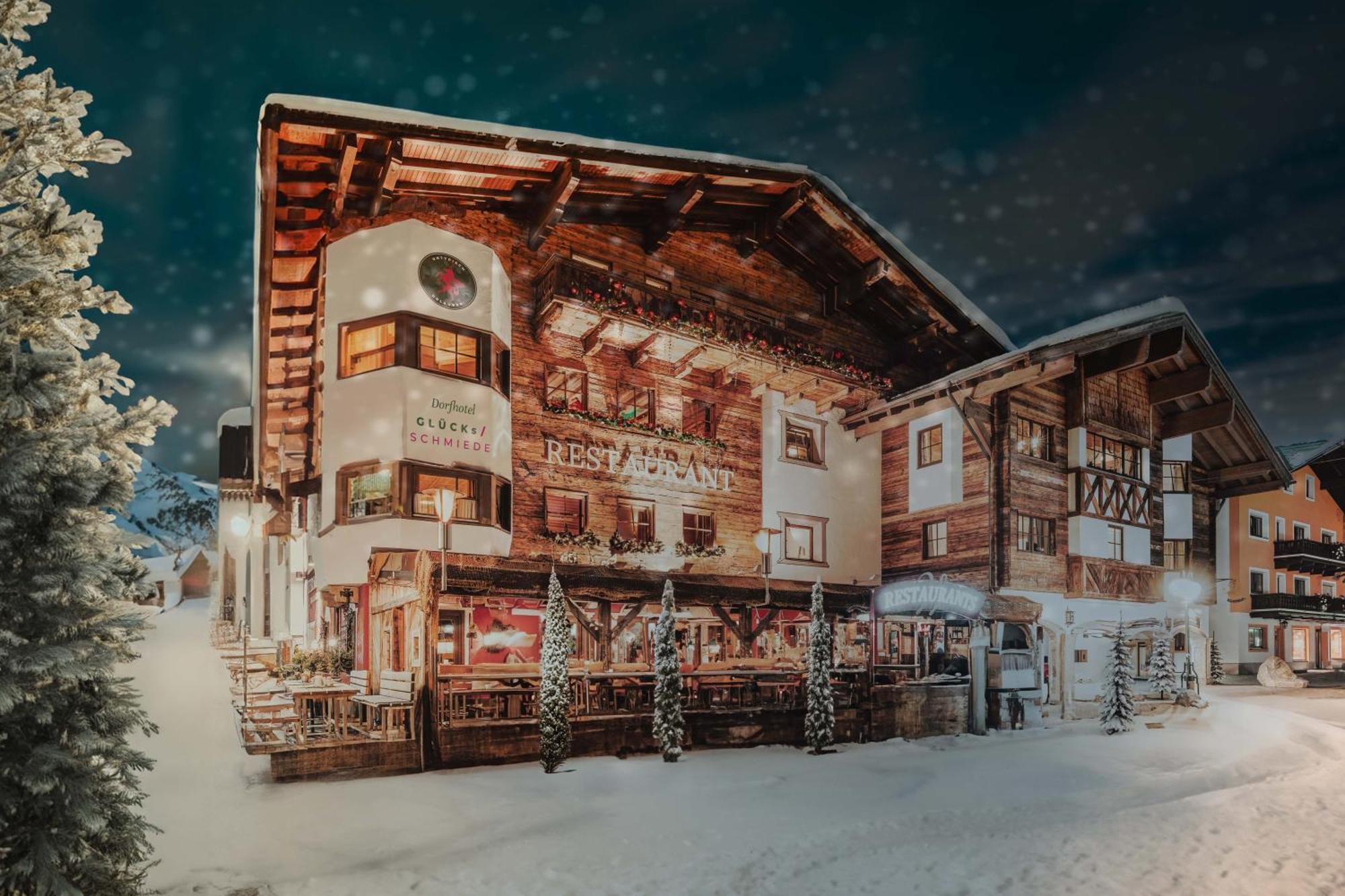 Hotel Gluecksschmiede - Hinterglemm ザールバッハ・ヒンターグレム エクステリア 写真