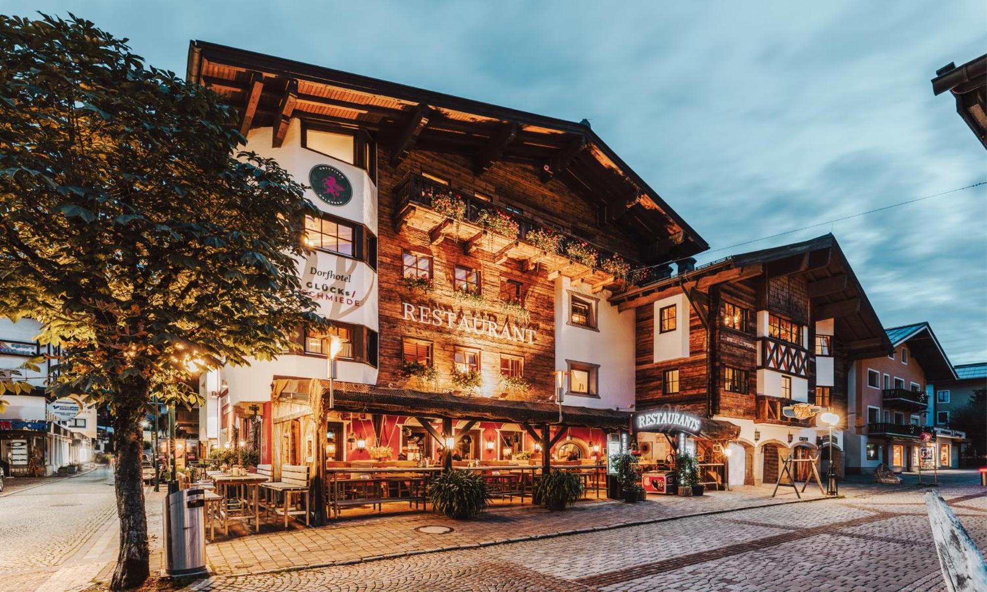 Hotel Gluecksschmiede - Hinterglemm ザールバッハ・ヒンターグレム エクステリア 写真