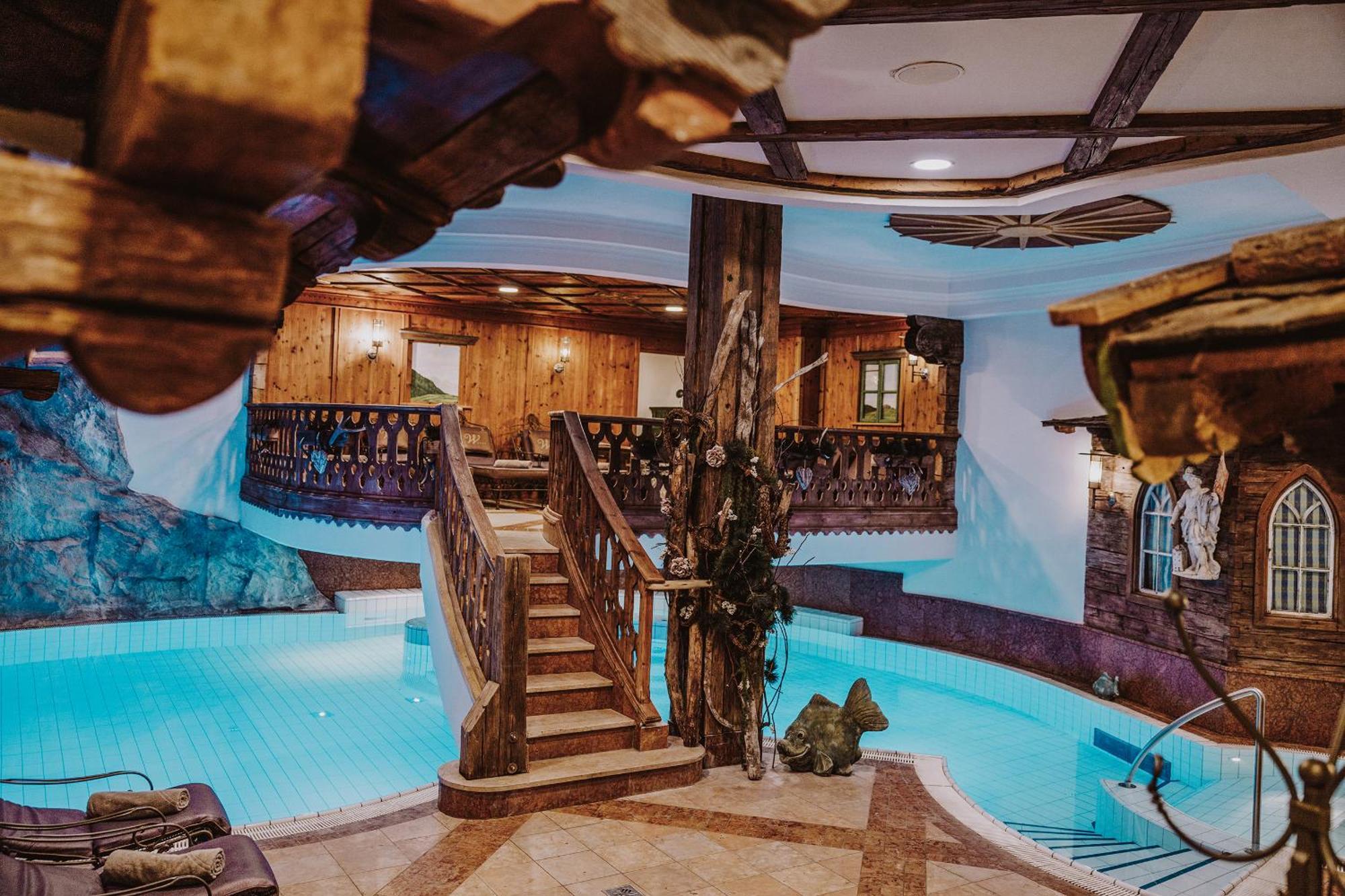 Hotel Gluecksschmiede - Hinterglemm ザールバッハ・ヒンターグレム エクステリア 写真