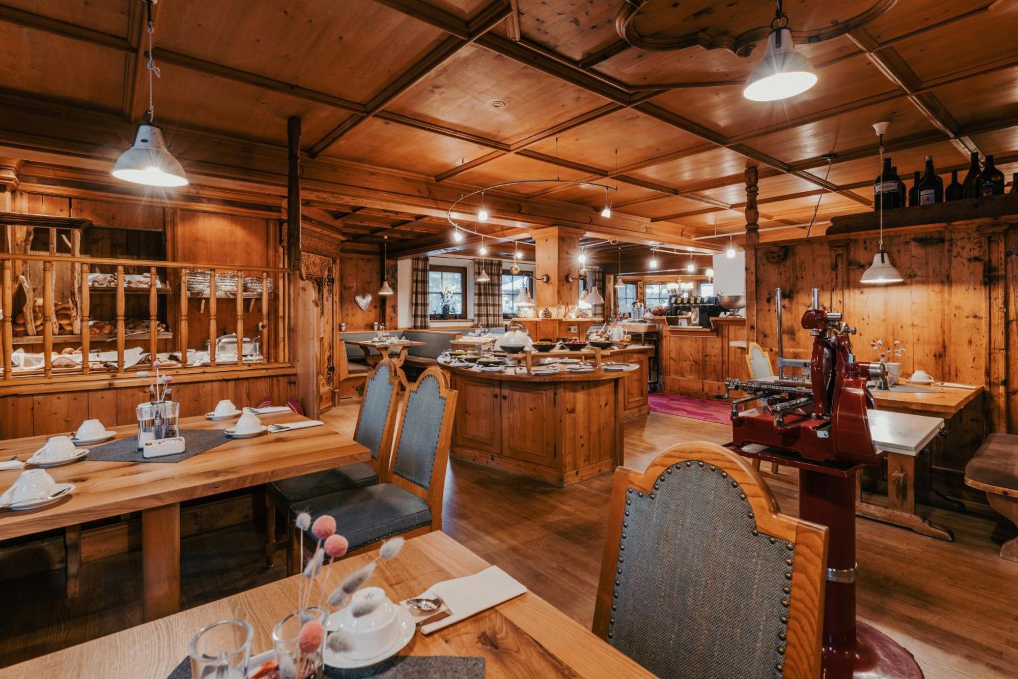 Hotel Gluecksschmiede - Hinterglemm ザールバッハ・ヒンターグレム エクステリア 写真