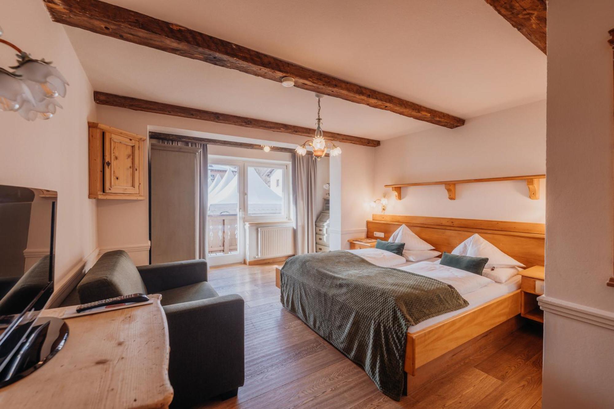 Hotel Gluecksschmiede - Hinterglemm ザールバッハ・ヒンターグレム エクステリア 写真