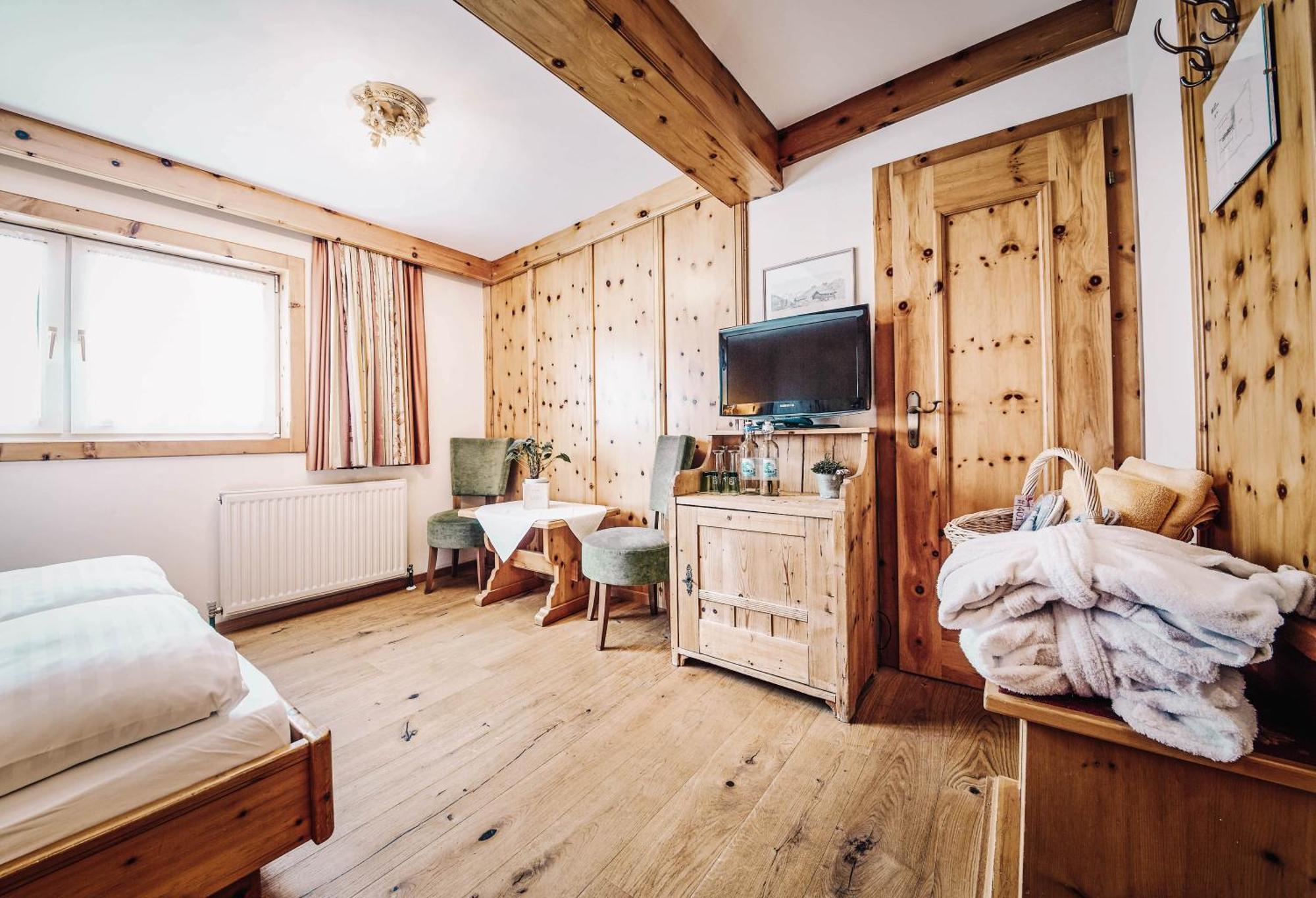 Hotel Gluecksschmiede - Hinterglemm ザールバッハ・ヒンターグレム エクステリア 写真